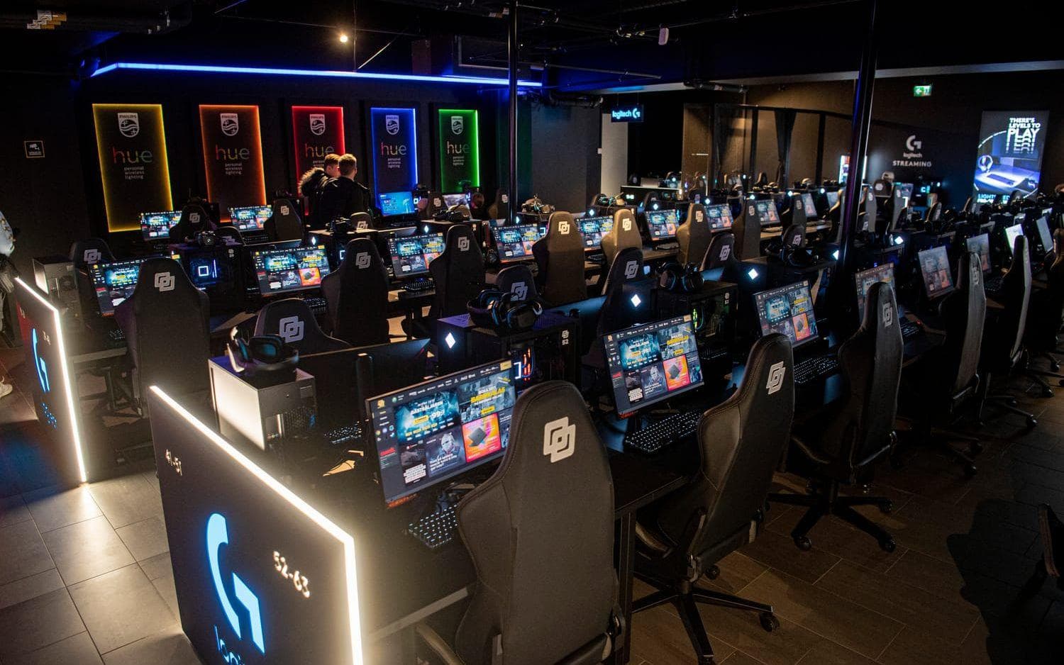 SideQuest Cafe gaming lounge